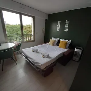 Appartement Apparemment Chaleureux Au 16 ème Arrondissement De à 10 Min Dz La Tour Eiffel, Paris